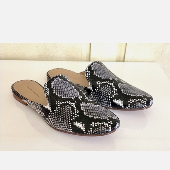 Banana Republic size 6.5 black gray snake print demi mules shoes - Picture 1 of 8